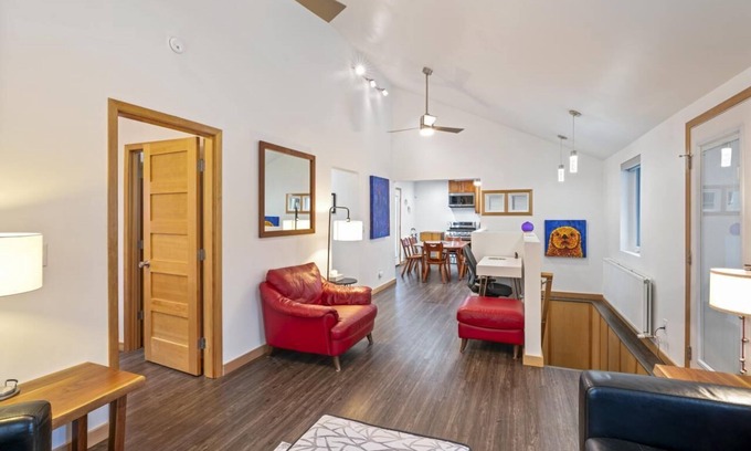Downtown Anchorage House | Beautiful, Historic, Downtown Home - 1/2 block from Iditarod