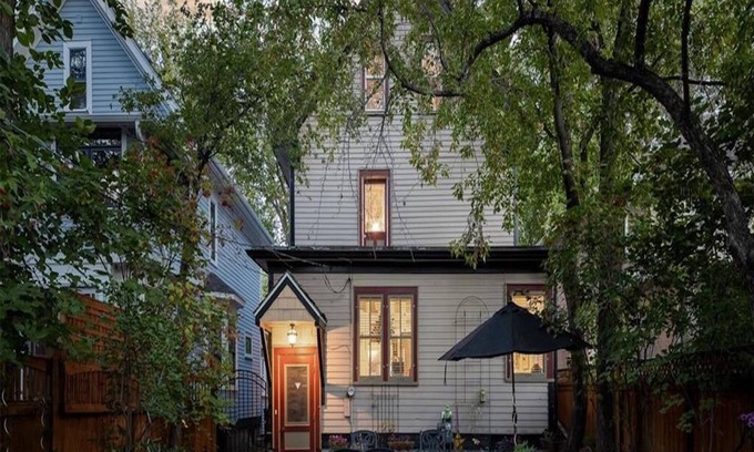 Saskatoon Downtown House | Beautiful Historical Charm 5 minutes from University.