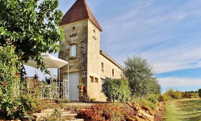 Monprimblanc House | Beautiful holiday home with swimming pool