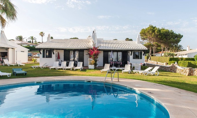 Binisafua House | Beautiful Holiday Home in Residential Complex with Pool, Wi-Fi, Terrace and Lawn