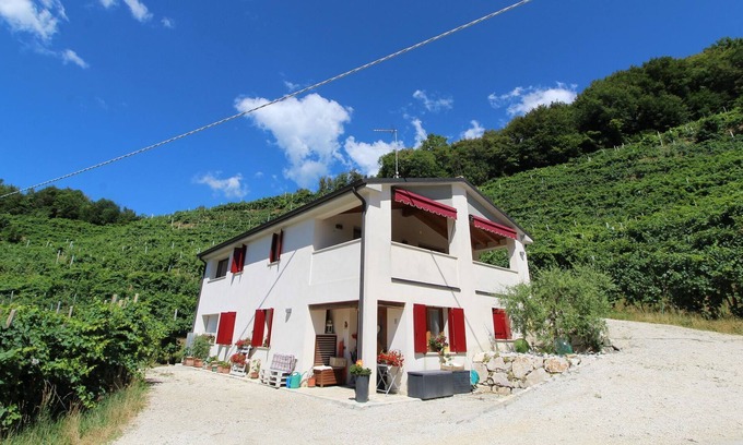 Miane House | Beautiful holiday home in Miane with terrace