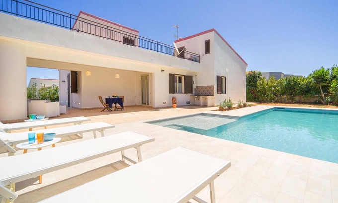 Torre Colonna-sperone House | Beautiful home in Altavilla Milicia