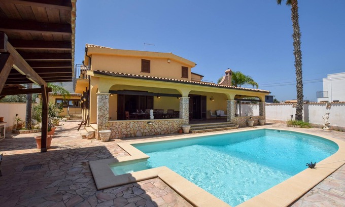 Altavilla Milicia House | Beautiful home in Altavilla Milicia