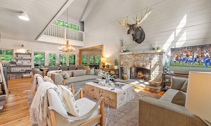 Frank Cabin | Beautiful Home for Large Group Vacations