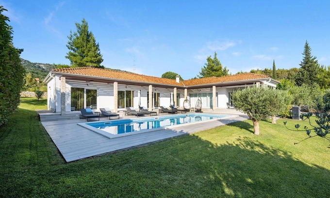 Sibenik House | Beautiful home in Dubrava with sauna