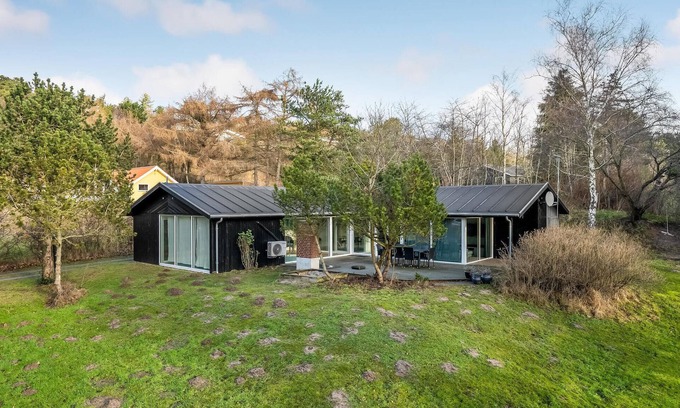 Handrup Strand House | Beautiful home in Ebeltoft with sauna