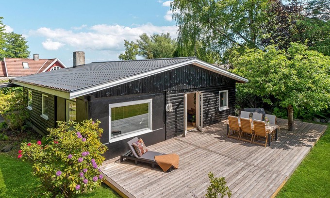 Fredensborg House | Beautiful home in Fredensborg with WiFi