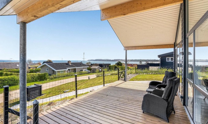 Hejlsminde Strand House | Beautiful home in Hejls with WiFi