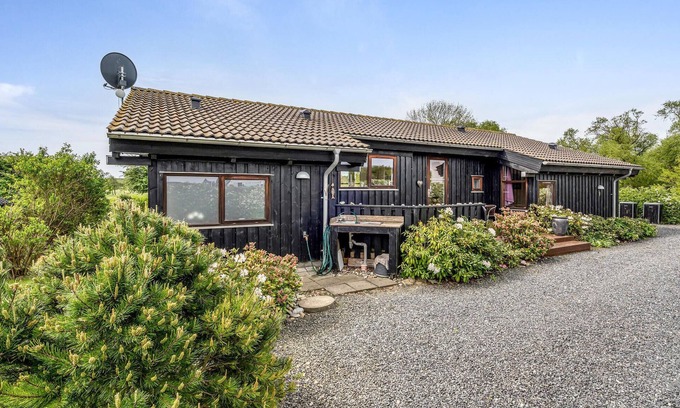 Østerskov House | Beautiful home in Humble with sauna