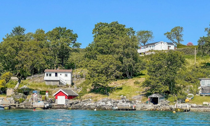 Rennesoy House | Beautiful home in Rennesøy with WiFi