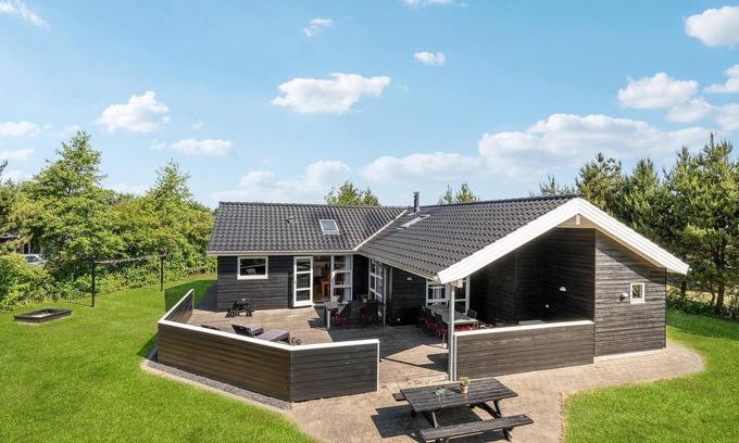 Skaven Strand House | Beautiful home in Tarm with sauna