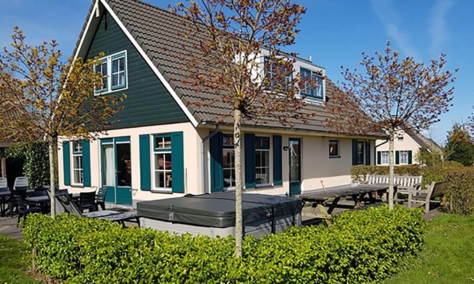 Vlagtwedde House | Beautiful home in Vlagtwedde with sauna