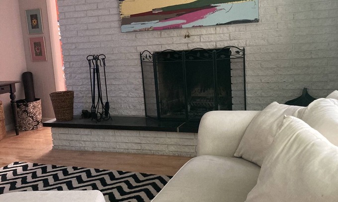Mequon House | Beautiful home located 15 minutes form downtown Milwaukee .