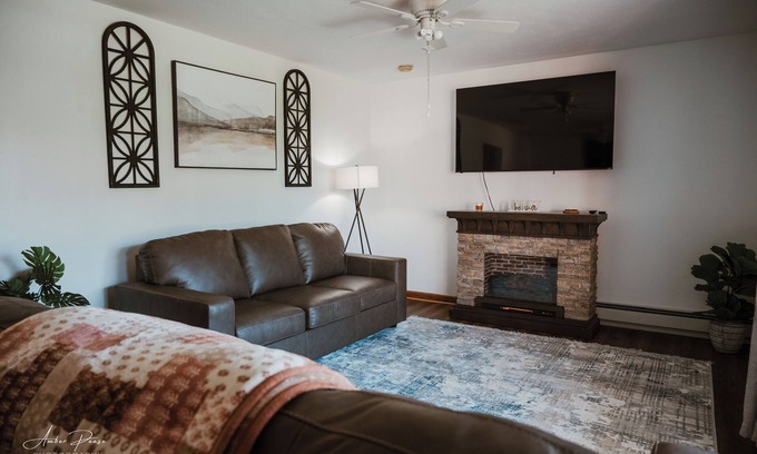 Mabscott House | Beautiful home near I-77/64 spilt perfect for a quick stay or West Virginia stay