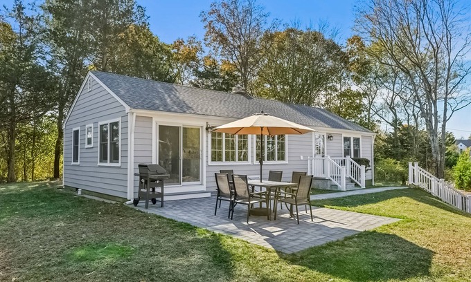 Town of Southold Town House | Beautiful home short walk to the beach, w/outdoor shower, grill & central AC