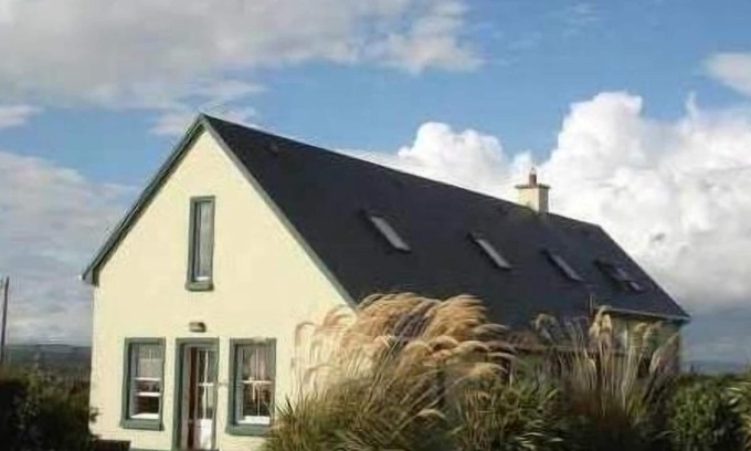 Lahinch House | Beautiful home with amazing sea views and sunsets. World class golf and beaches.