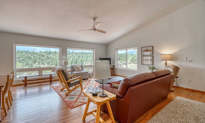 Nathrop House | Beautiful Home with Breathtaking Views!