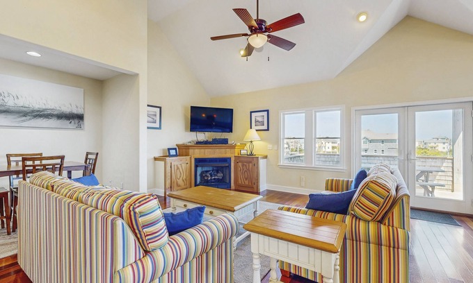 Waves House | Beautiful Home with pool, hot tub, AC, W/D, & fireplace