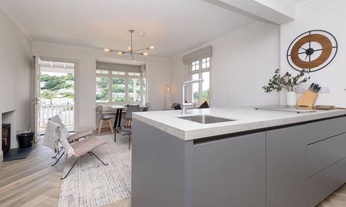 Looe House | Beautiful home with superb views and parking for 2 cars