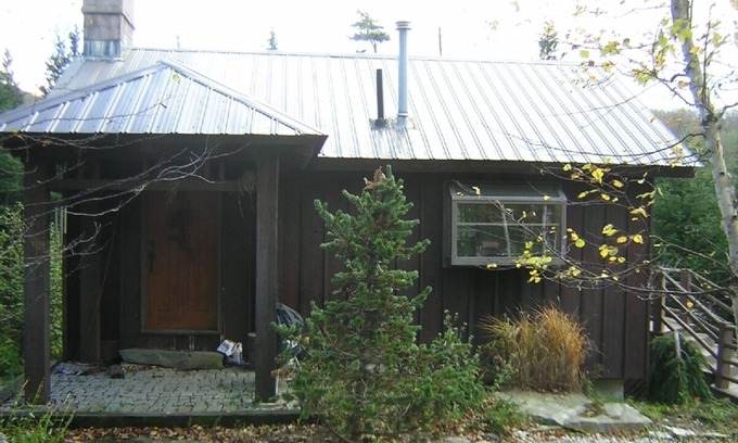 Stratton and Bromley Ski Areas Cottage | Beautiful Honeymoon Cottage close to Manchester Vermont. {Manchester Center}