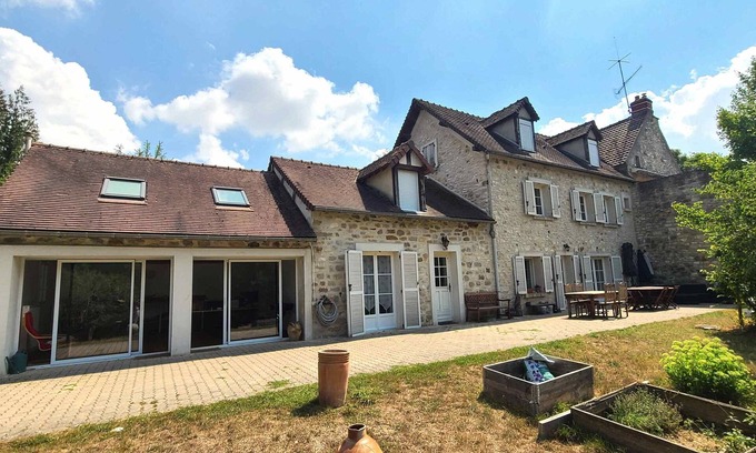 Rozet-Saint-Albin House | Beautiful house and large garden 100km from Paris