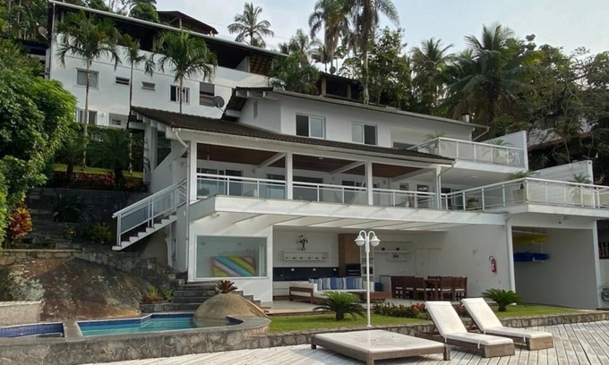 Mambucaba House | Beautiful House with Magnificent View to Gipoia Island