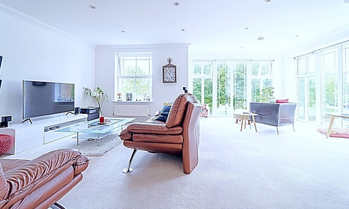 Camberley House | Beautiful House in a Tranquil Location