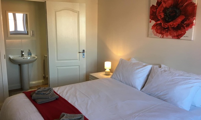 Andover House | Beautiful House in Great Location!