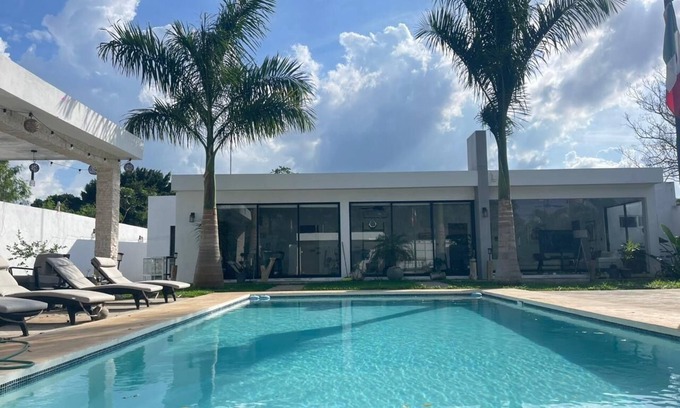 Merida Municipality House | Beautiful House in quiet neighborhood 15 min from airport