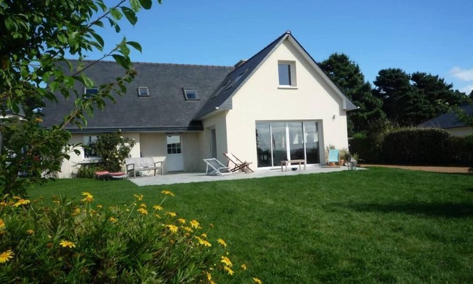 Plougrescant Villa | Beautiful house of holidays with sight on sea, any loan of the beach - the terrace and the lawn were remade in 2010