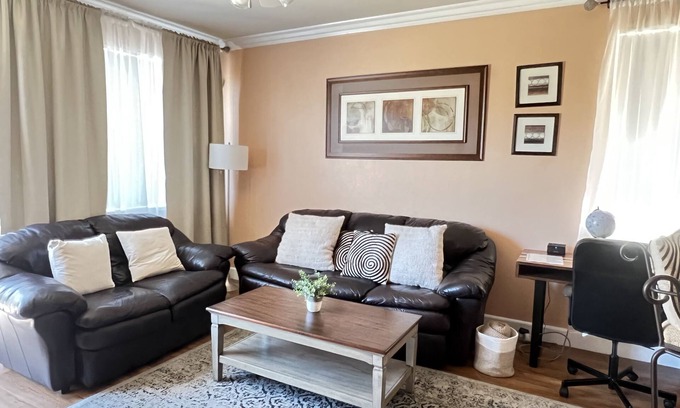 Rancho Cordova House | Beautiful house in the court by the park