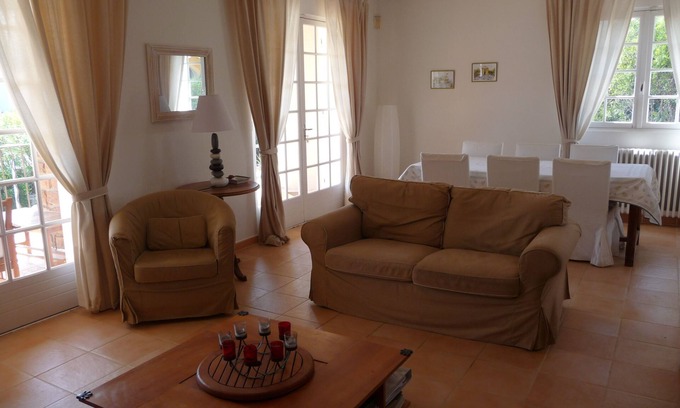 Boulouris-sur-Mer House | Beautiful house, very well located, sleeps 4 to 10, with swimming pool and air conditioning.
