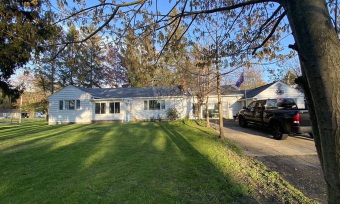 Irving House | Beautiful House w/Private Beach!