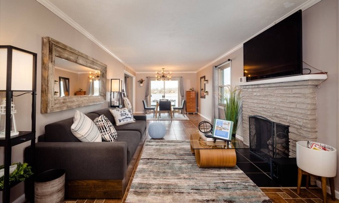 Commerce Township House | Beautiful lakefront with hot-tub 2bedroom +WiFi on all sports Cooley lake