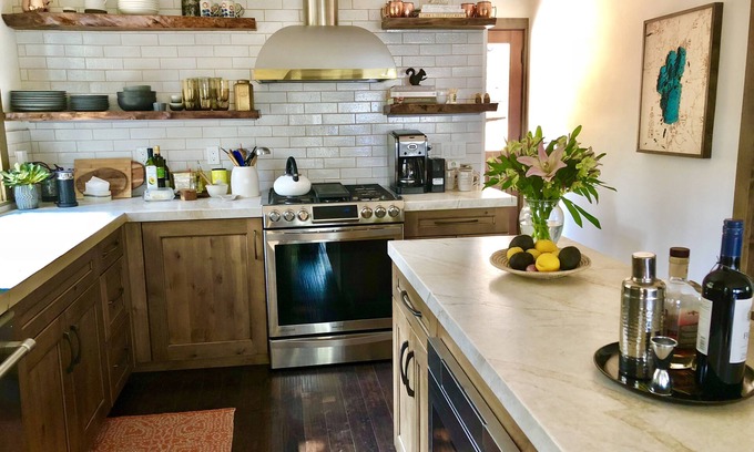 Talmont House | Beautiful Lake Views, Luxury, Modern Mountain Home, Sleeps 8(6 adult max).