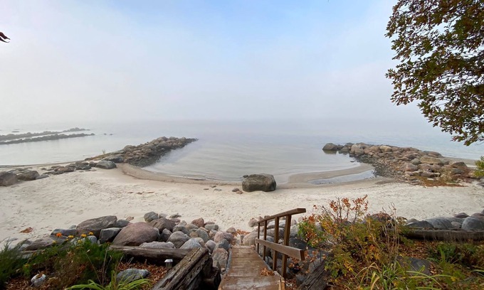Beaconia Cottage | Beautiful lakefront cottage 1 hr North of Winnipeg