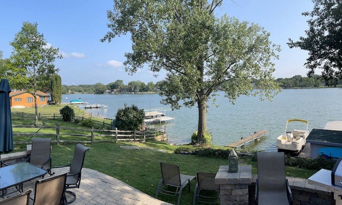 Lake Shangrila House | Beautiful Lakehouse sleeps 12. Boat,fish kayaks, hot tub, pets. Wilmot ski,tube