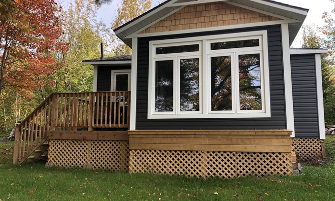 St. Charles Cottage | Beautiful Lakeside Cottage