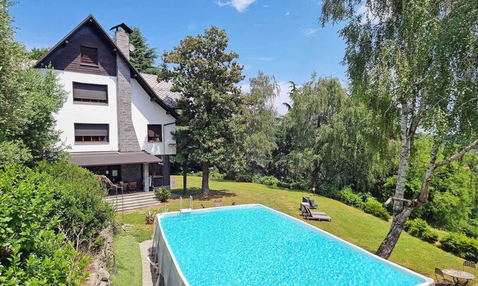 Montrigiasco Villa | Beautiful large villa amidst lush green nature at Lake Maggiore! - Villa Tudor