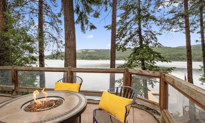 Liberty Lake House | Beautiful Liberty Lake Waterfront House