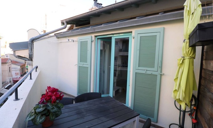 Carre d'Or Apartment | Beautiful loft studio in Nice center, close to beach !
