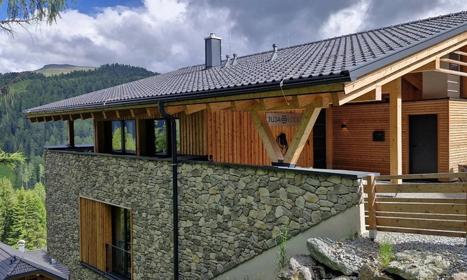 Turracher Hohe Ski Chalet | Beautiful luxurious panoramic lodge with sauna
