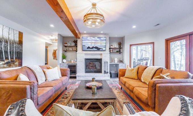 Innsbrook House | Beautiful Luxury Home on water