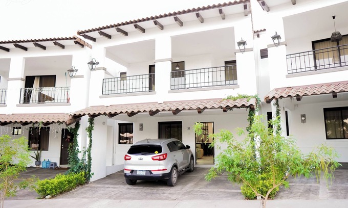 San Miguel House | Beautiful Modern Home in Res San Andres