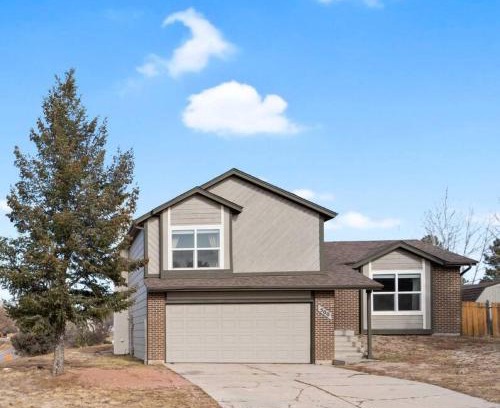Monument House | Beautiful Mountain Views Close to Hiking Trails