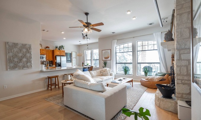 Lakeway House | Beautiful nature retreat home in Austin