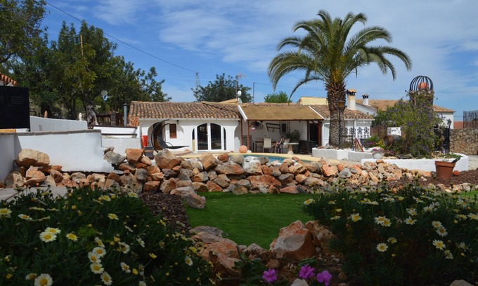 Jalon Villa | Beautiful nature villa for rent in Jalon. Near the beach of Calpe ...