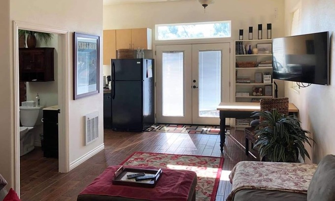 Fallbrook House | Beautiful new detached casita nestled in scenic southern CA foothills!