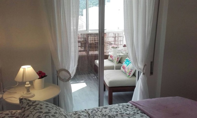 Alicante Apartment | Beautiful newly renovated downtown apartment with terrace and 3 bedrooms