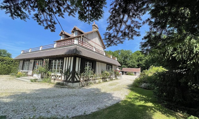 Gonneville-sur-Mer House | Beautiful Normandy house with pool (11 people)